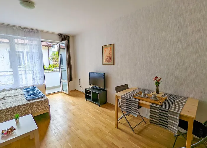 Top Center Relax, Ndk & Vitoshka Str, Free Secured Parking